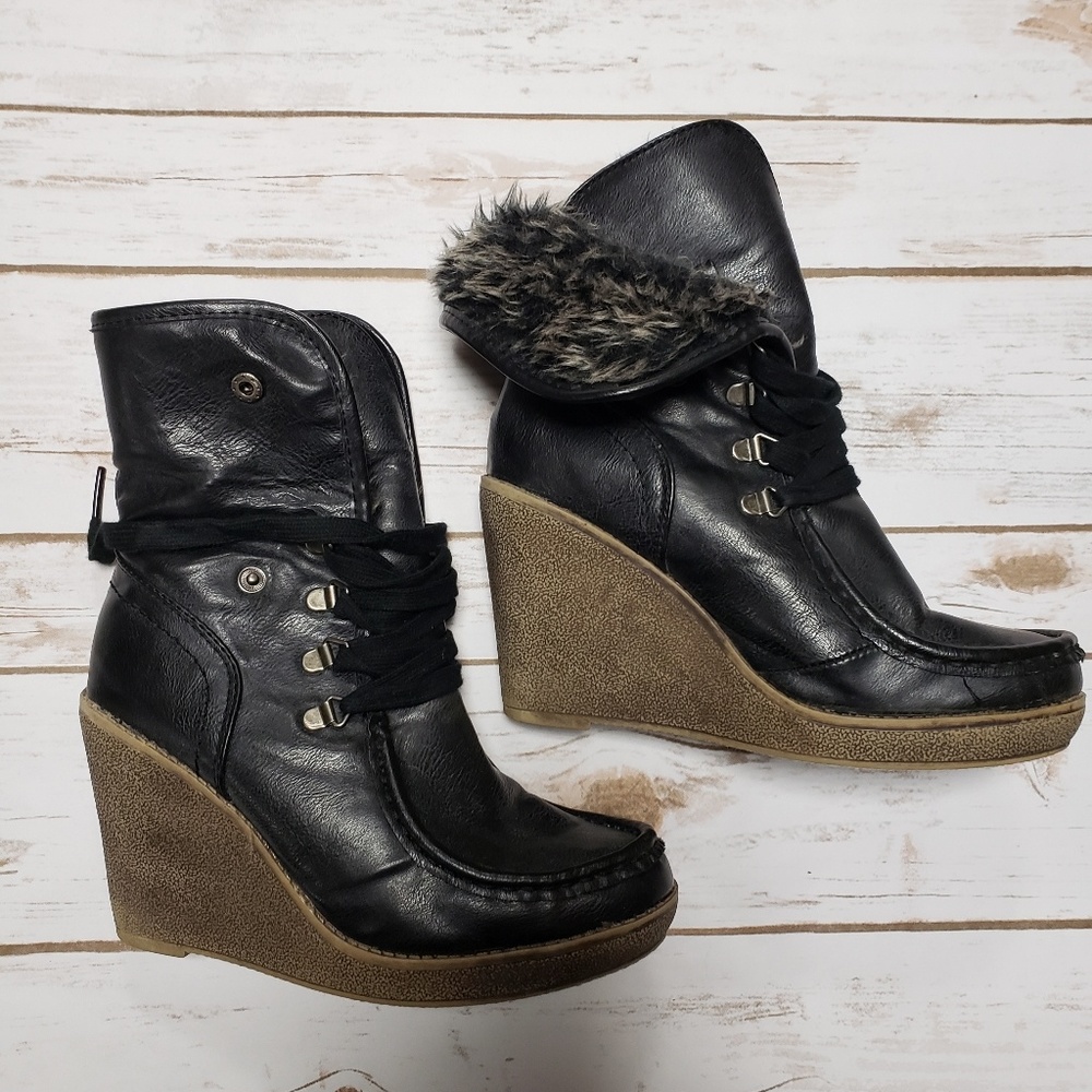 Wedge boots